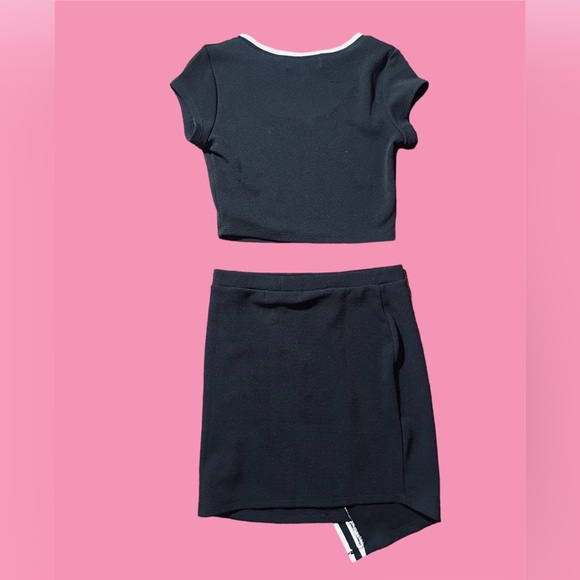 2pc Matching Set Varsity Crop Top & Skirt Stripe Pattern - Picture 5 of 6